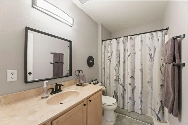 $650,000 | 412 East Red Pine Circle, Dousman, WI 53118