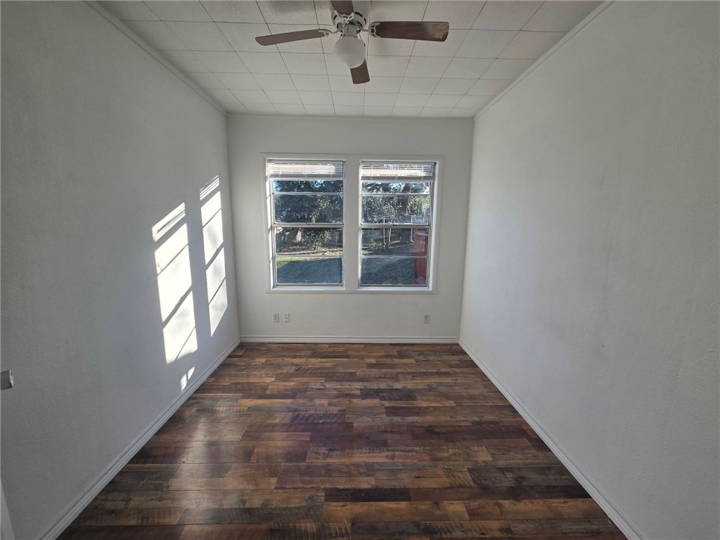 709 East Caesar Avenue Kingsville, TX 78363 - Photo 7 of 15 Bedroom 1