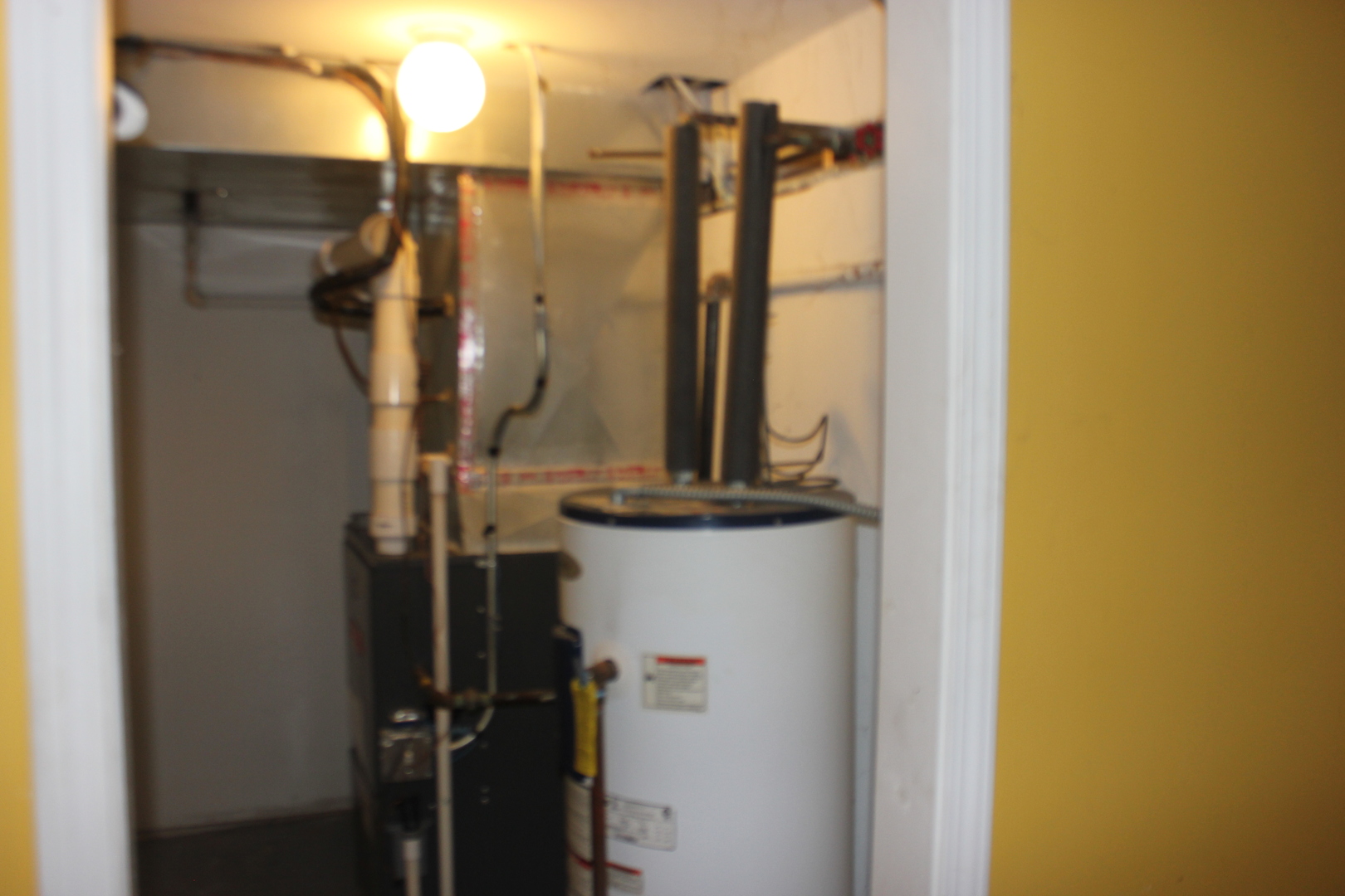 10200 South Rhodes Avenue Chicago, IL 60628 - Photo 16 of 22 a view of walk in closet