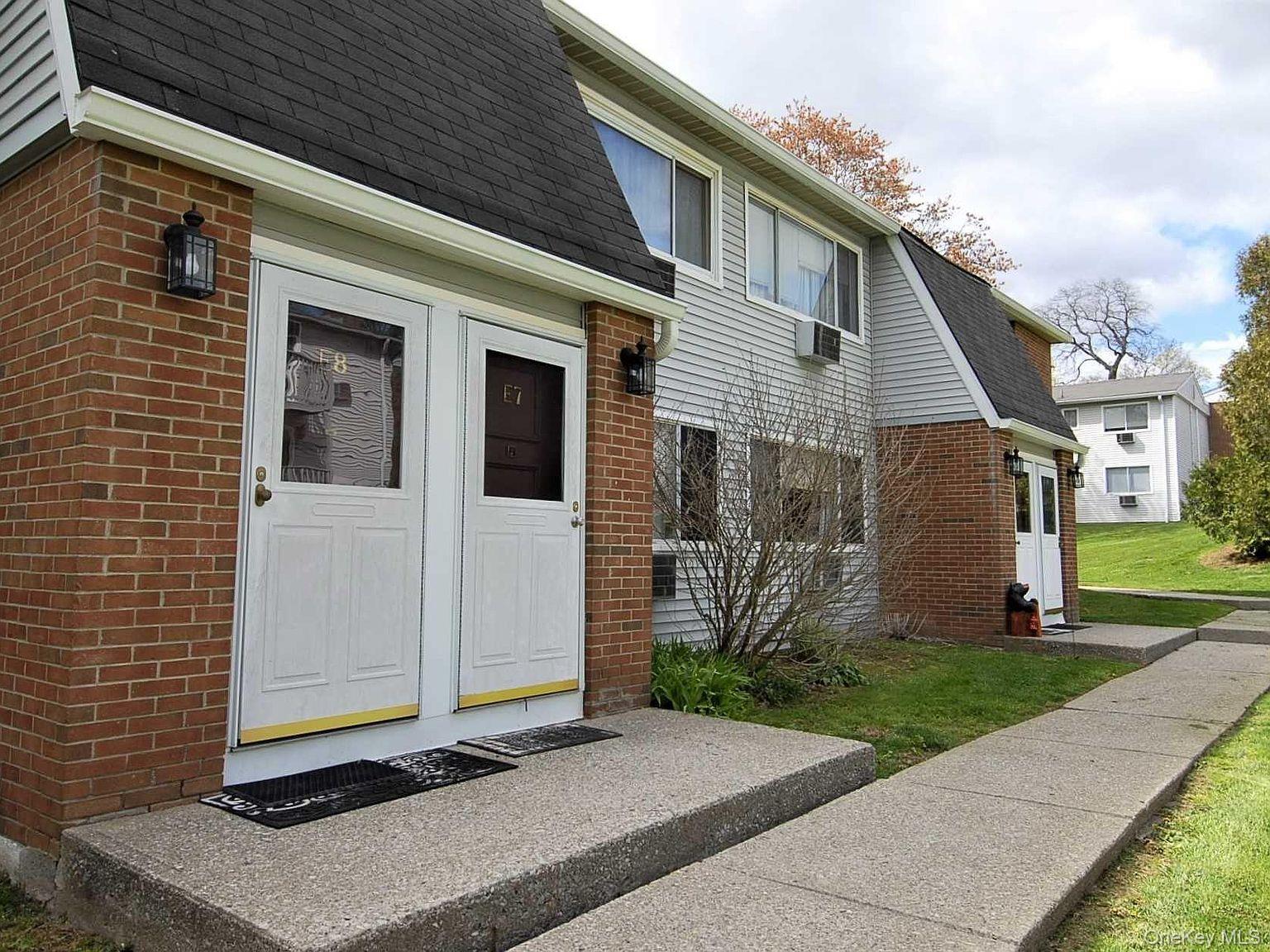 2740 South Road, Unit B7 Poughkeepsie, NY 12601 - Photo 3 of 16 Complex Exterior