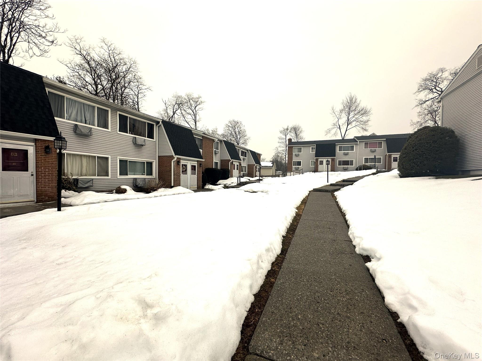 2740 South Road, Unit B7 Poughkeepsie, NY 12601 - Photo 6 of 16 View of interior or complex in front of unit.