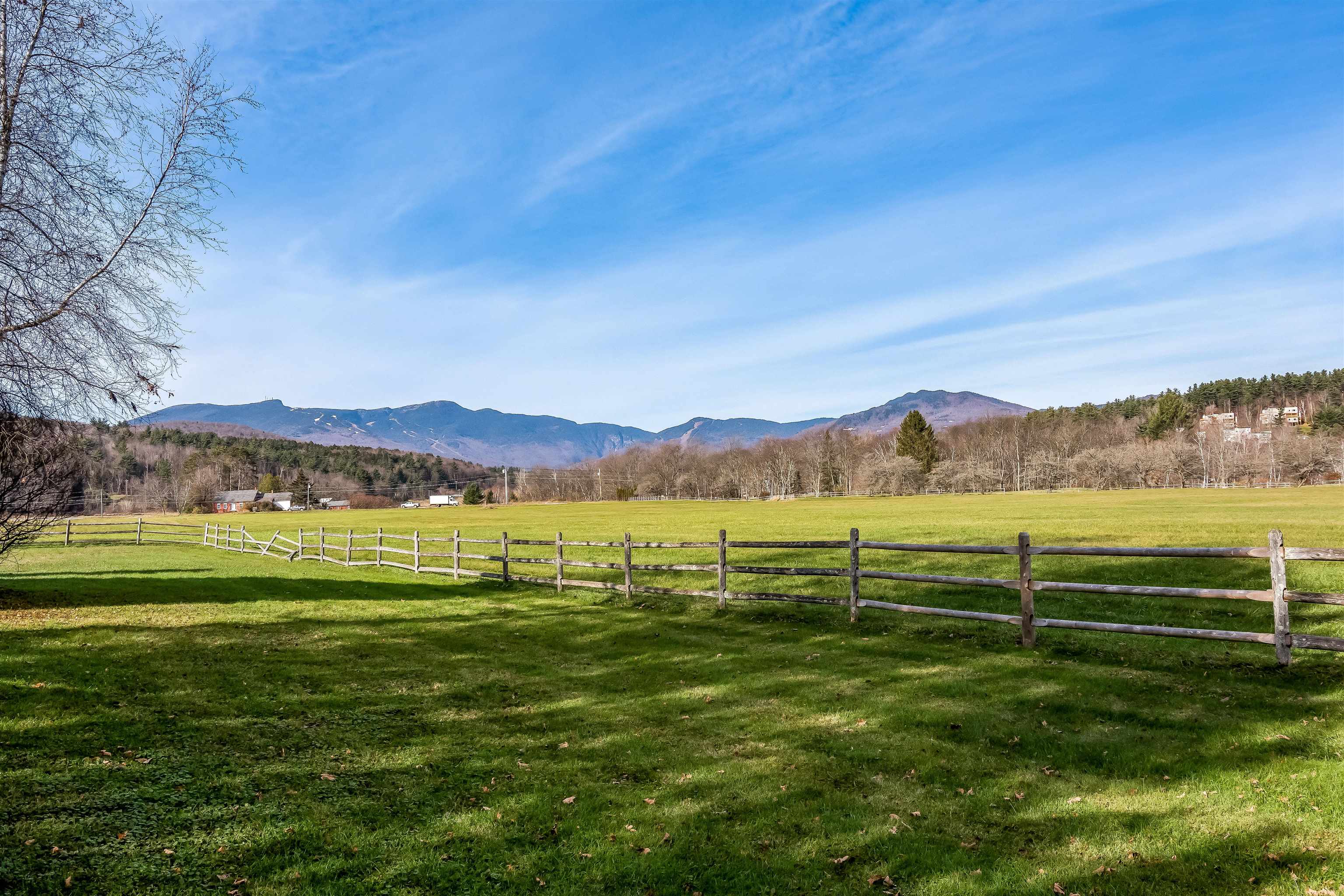 46 View Road, Unit 10 Stowe, VT 05672 - Photo 3 of 8