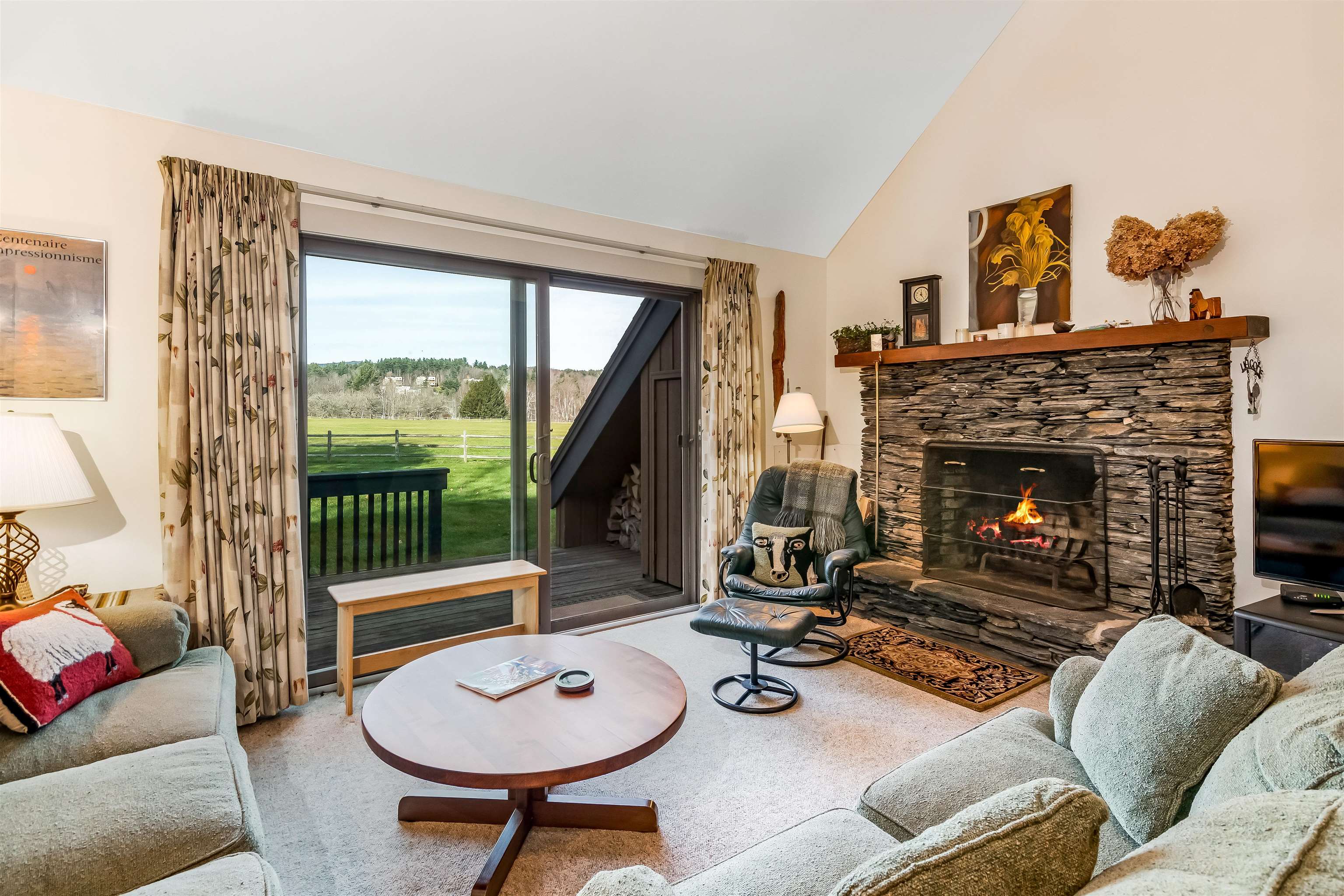 46 View Road, Unit 10 Stowe, VT 05672 - Photo 4 of 8