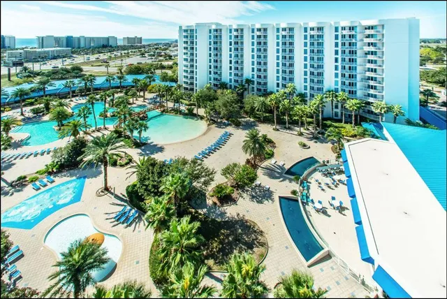 a picture of lake view