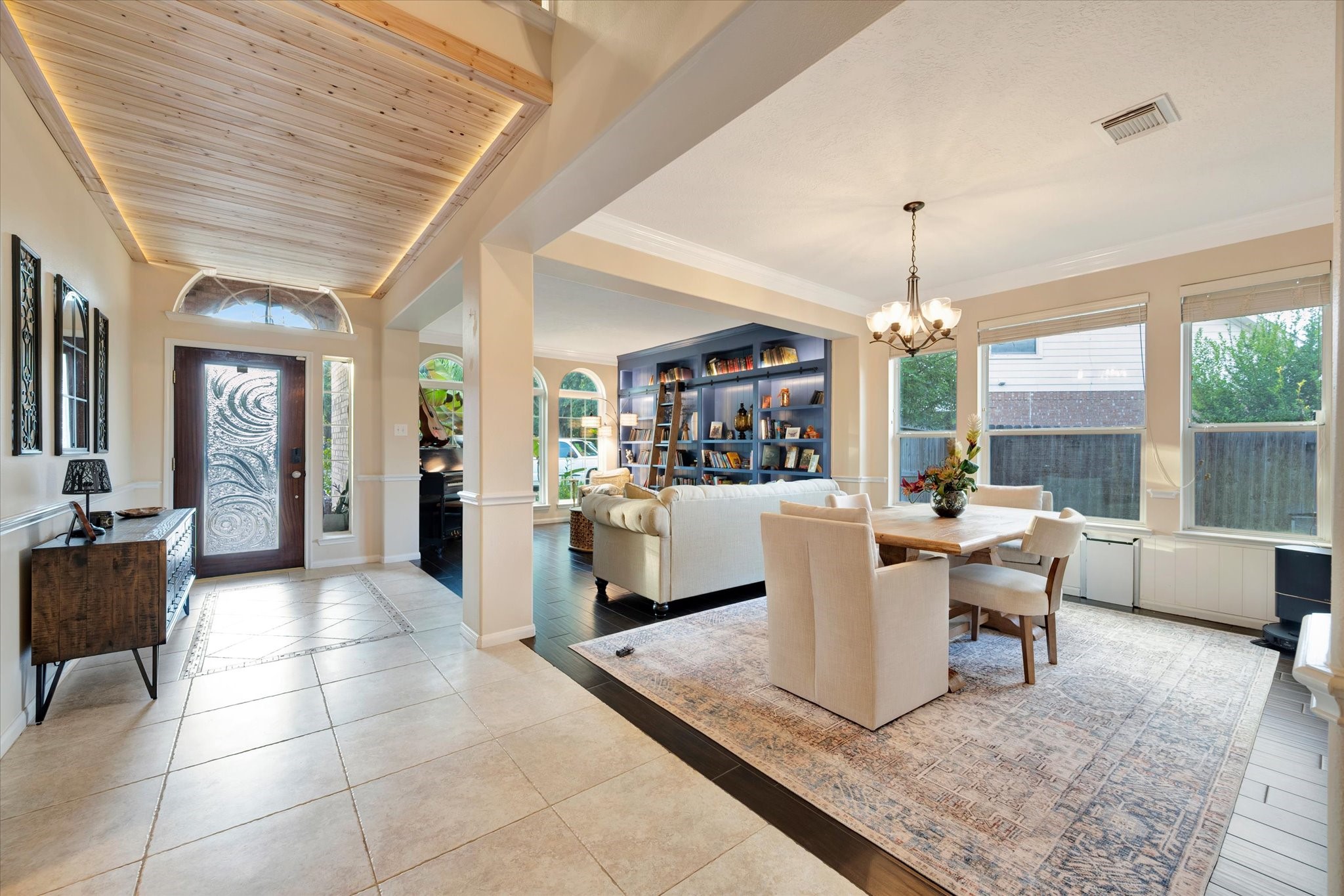 322 Marina Oaks Court Kemah, TX 77565 - Photo 6 of 42 Gallery Image 6