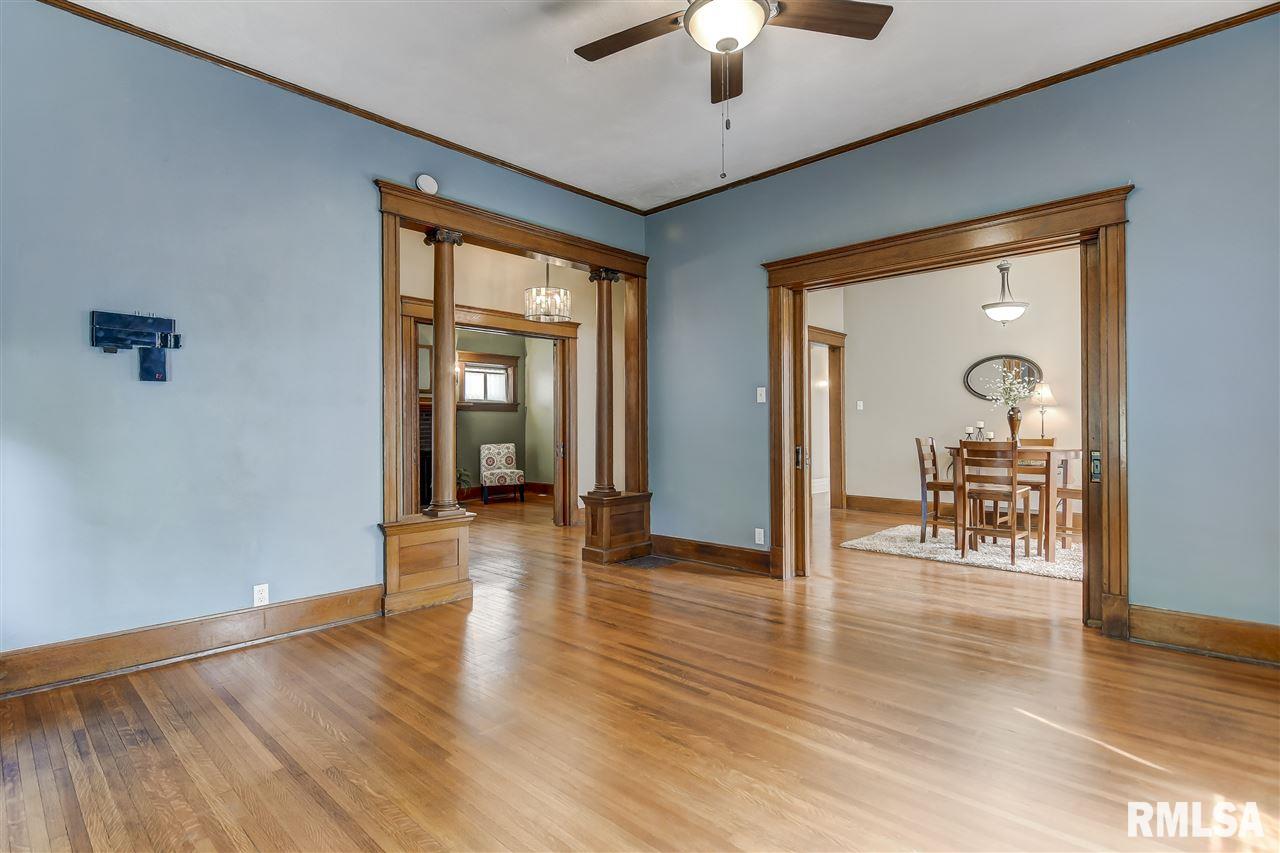 702 South Walnut Street Springfield, IL 62704 - Photo 2 of 33