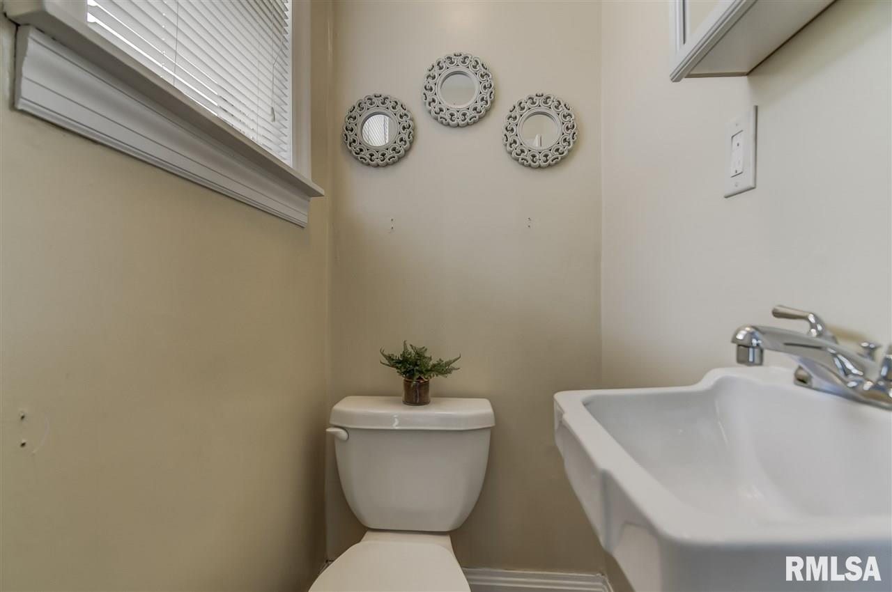 702 South Walnut Street Springfield, IL 62704 - Photo 22 of 33