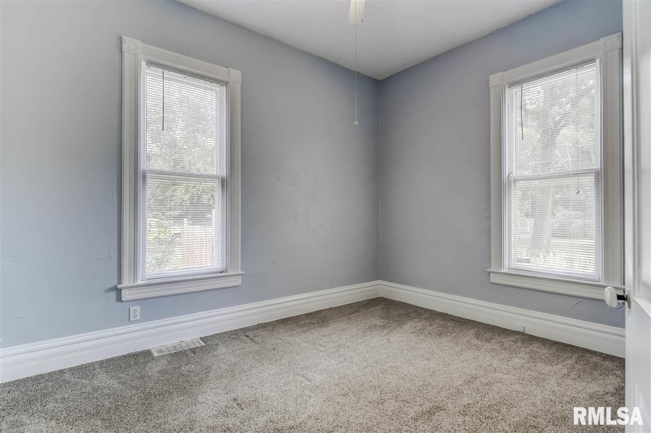 702 South Walnut Street Springfield, IL 62704 - Photo 24 of 33
