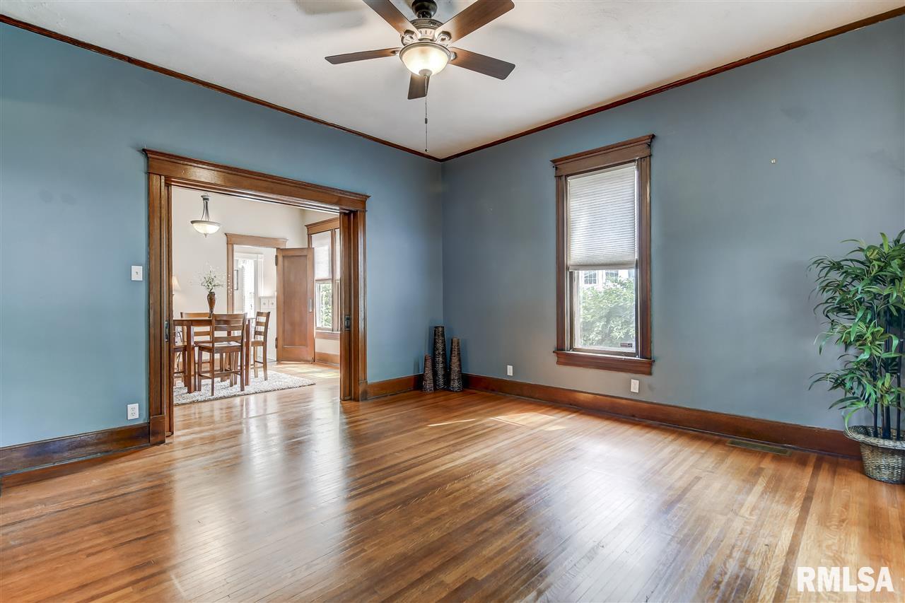 702 South Walnut Street Springfield, IL 62704 - Photo 3 of 33