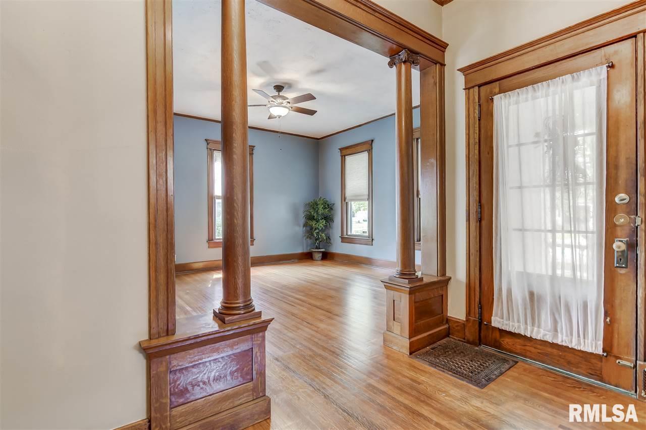 702 South Walnut Street Springfield, IL 62704 - Photo 5 of 33
