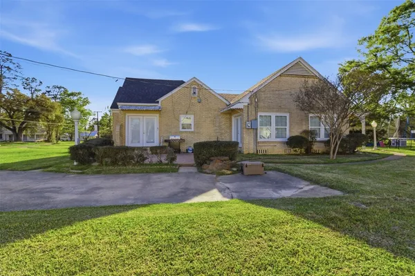 $220,000 | 829 Bear Drive, Timpson, TX 75975