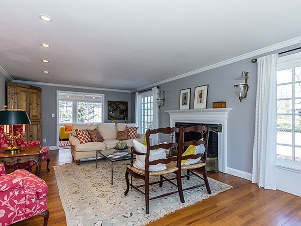 121 Park Avenue Newton, MA 02458 - Photo 3 of 24