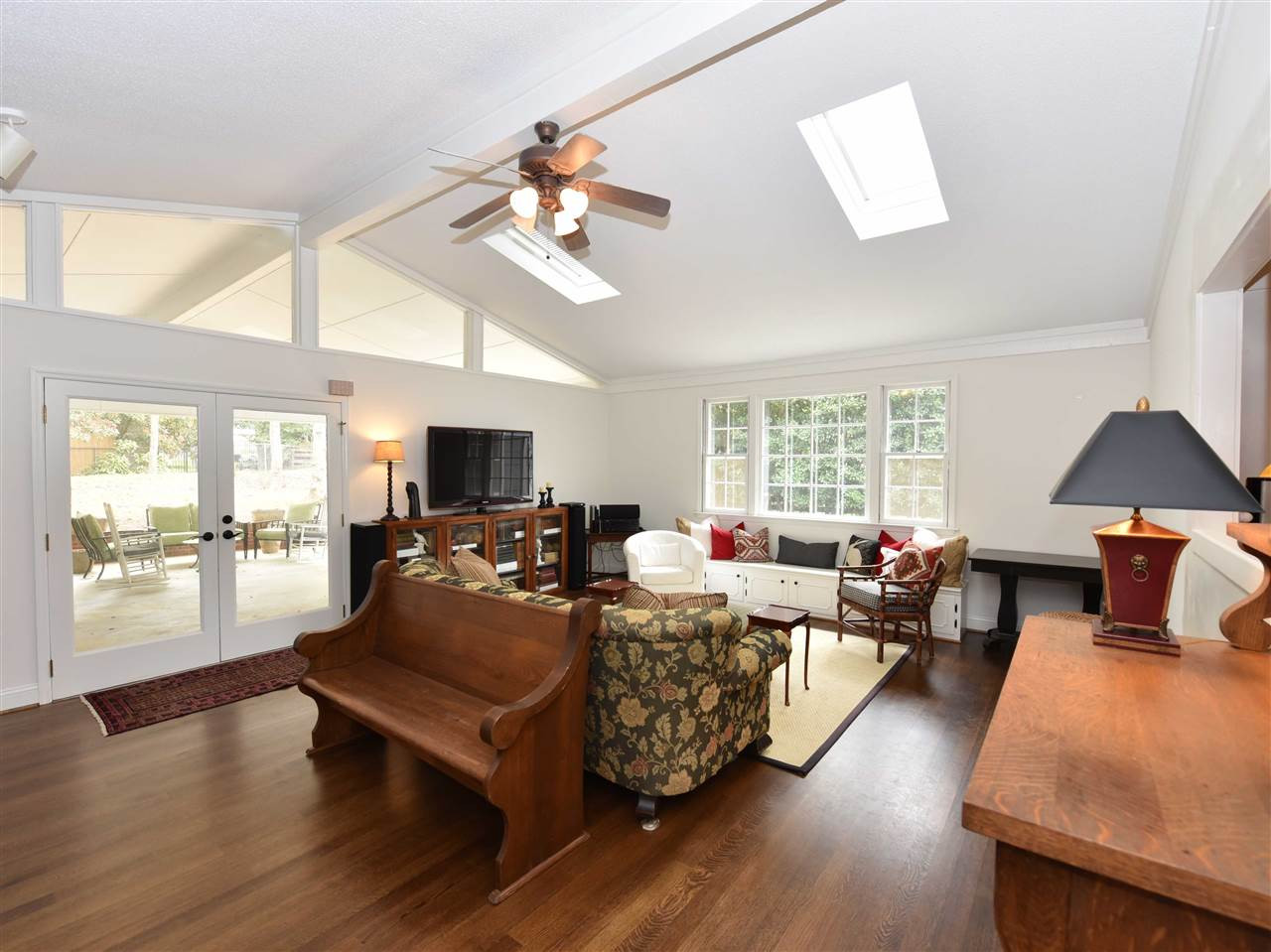 4900 Rampart Street Raleigh, NC 27609 - Photo 2 of 18 Photo 2