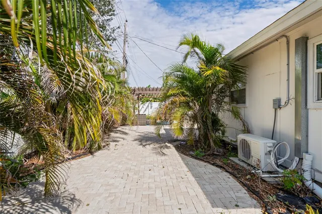 $785,000 | 1782 Coconut Drive, Venice, FL 34293