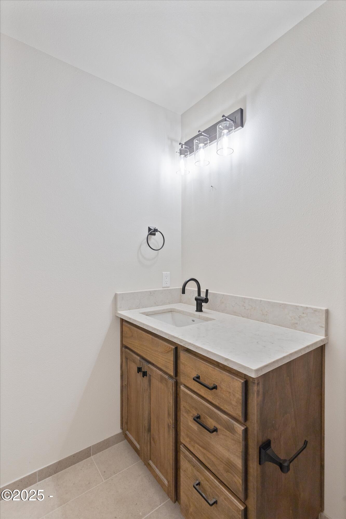 815 Southwest 13th Street, Unit 3 Newport, OR 97365 - Photo 25 of 46 22-IMG_5949