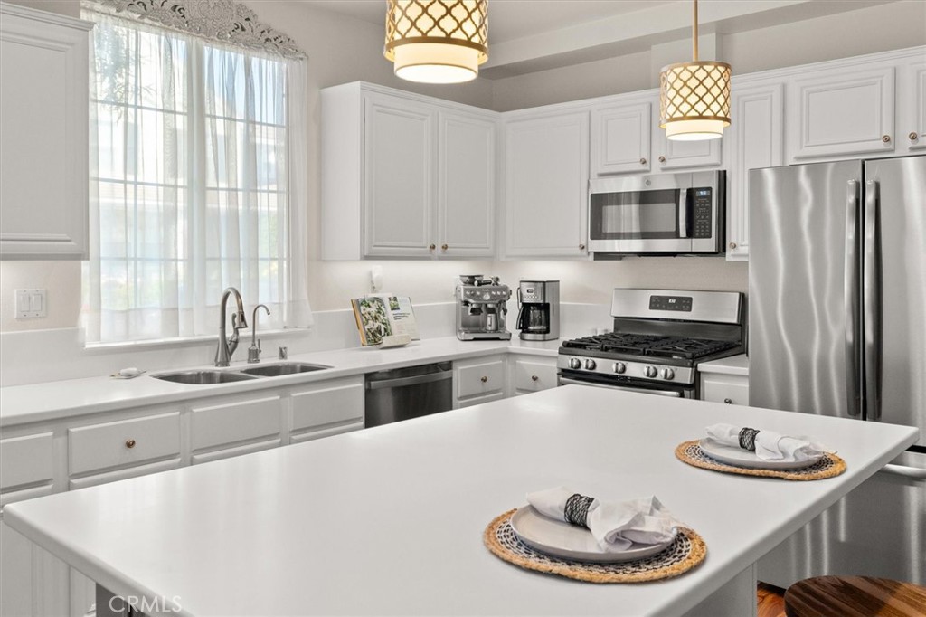 23348 Beachcomber Lane Valencia, CA 91355 - Photo 8 of 46