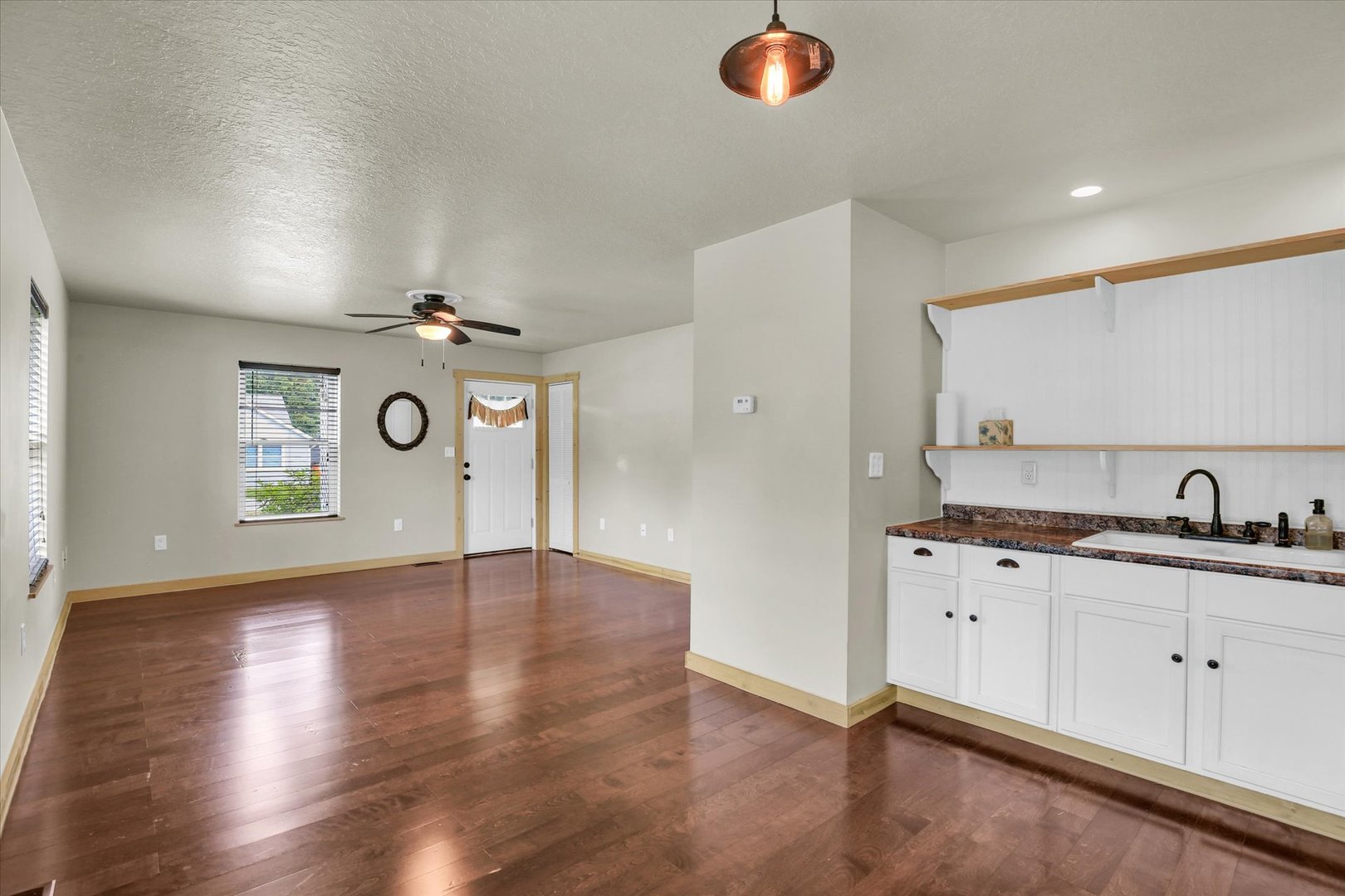 521 North McClellan Street Sullivan, IL 61951 - Photo 10 of 27