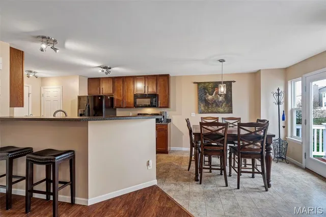 $285,000 | 643 Country Heights Drive, Lake St. Louis, MO 63367