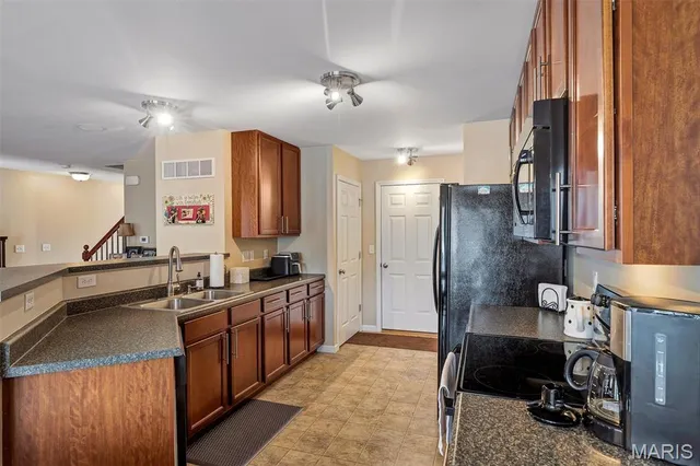 $285,000 | 643 Country Heights Drive, Lake St. Louis, MO 63367