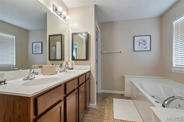 $285,000 | 643 Country Heights Drive, Lake St. Louis, MO 63367