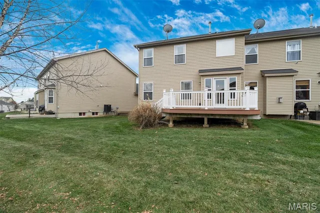 $285,000 | 643 Country Heights Drive, Lake St. Louis, MO 63367