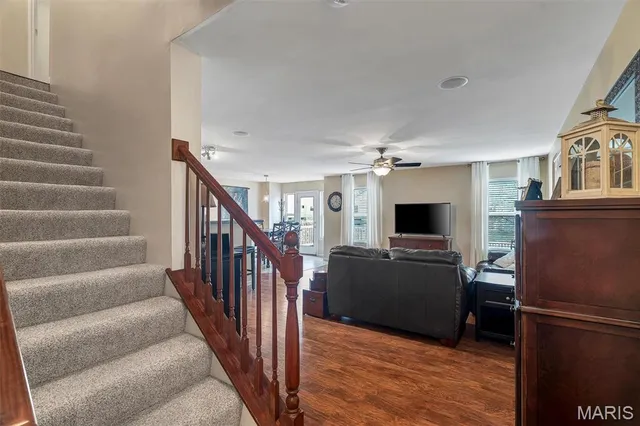 $285,000 | 643 Country Heights Drive, Lake St. Louis, MO 63367