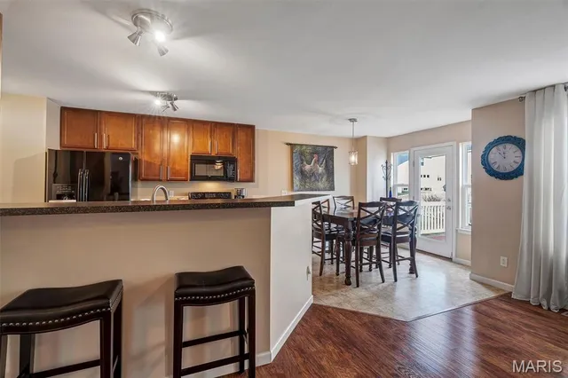 $285,000 | 643 Country Heights Drive, Lake St. Louis, MO 63367