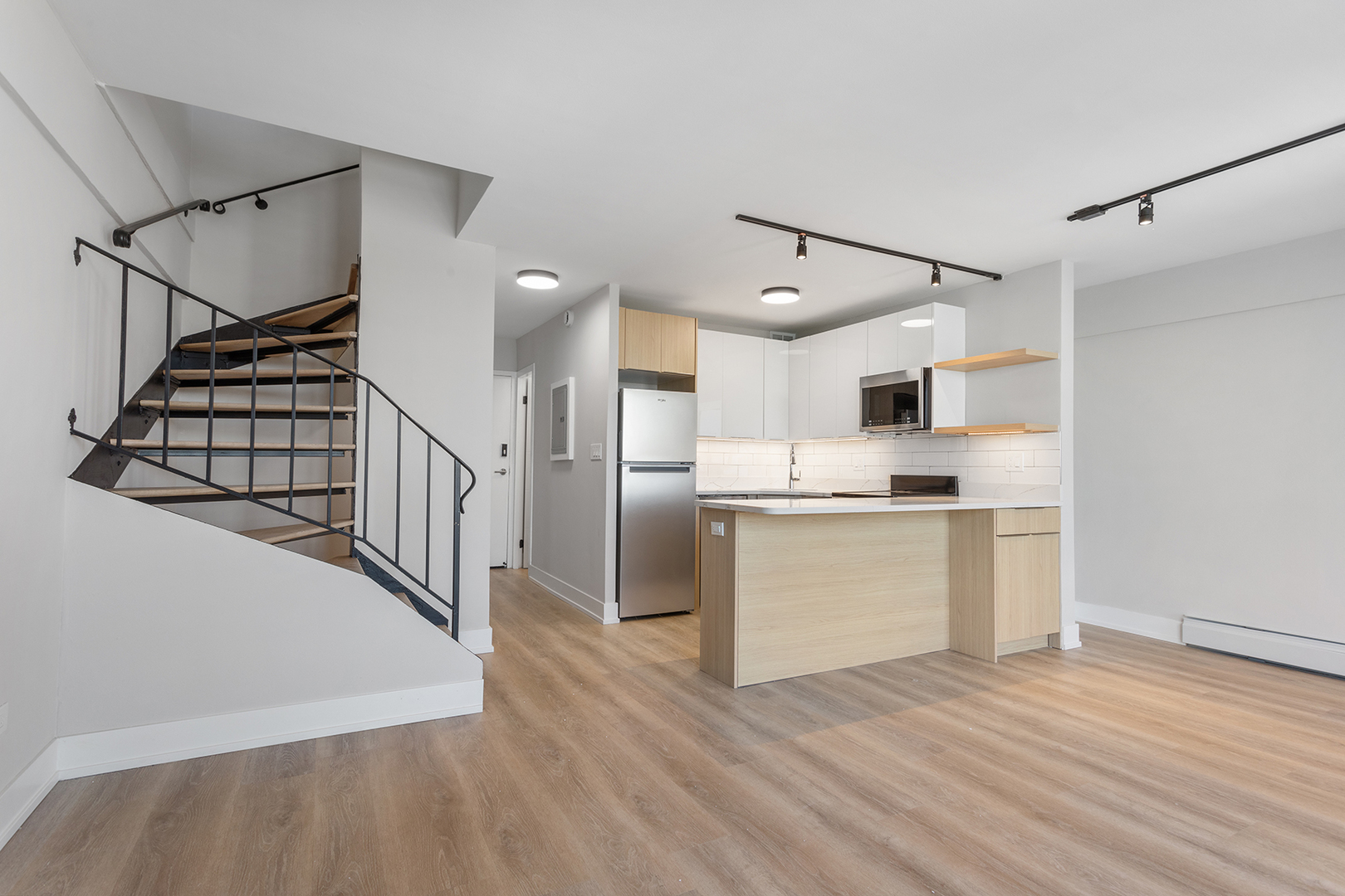6166 North Sheridan Road, Unit 6D Chicago, IL 60660 - Photo 4 of 17