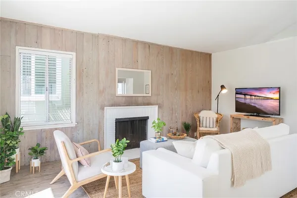 $9,900 | 333 28th Street, Hermosa Beach, CA 90254