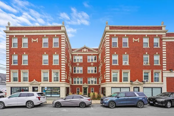 $1,245 | 411 Beloit Avenue, Unit 3S, Forest Park, IL 60130