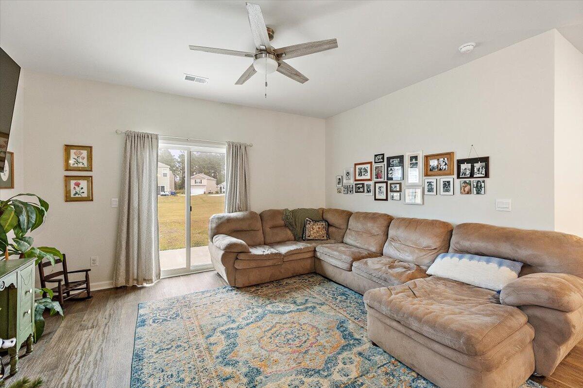 469 Cedarview Road Summerville, SC 29486 - Photo 11 of 26 469 Cedarview Dr., Summerville