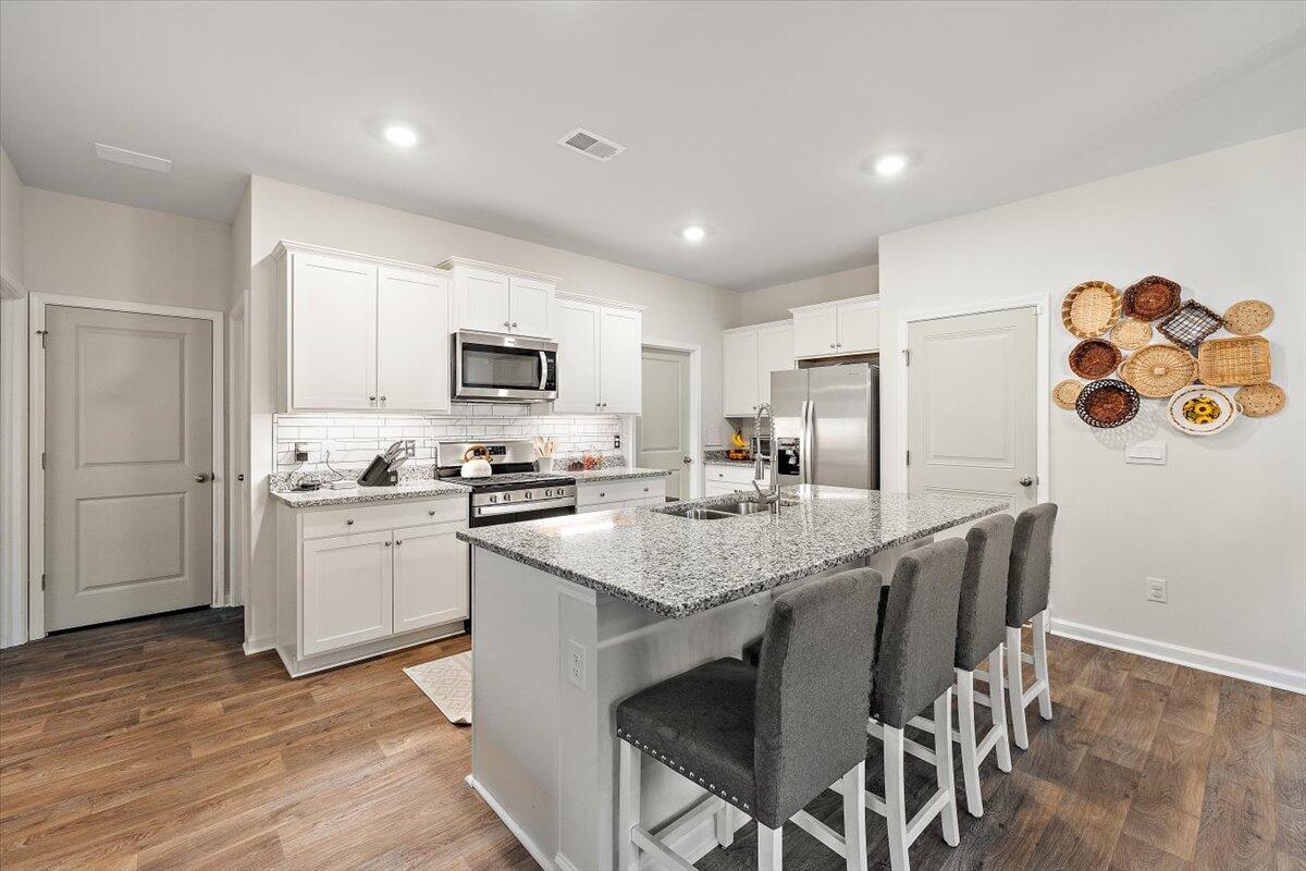 469 Cedarview Road Summerville, SC 29486 - Photo 7 of 26 kitchen