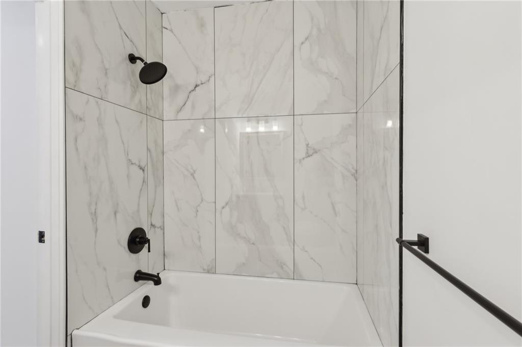 219 Randy Lane Coraopolis, PA 15108 - Photo 21 of 33 Gallery Image 21