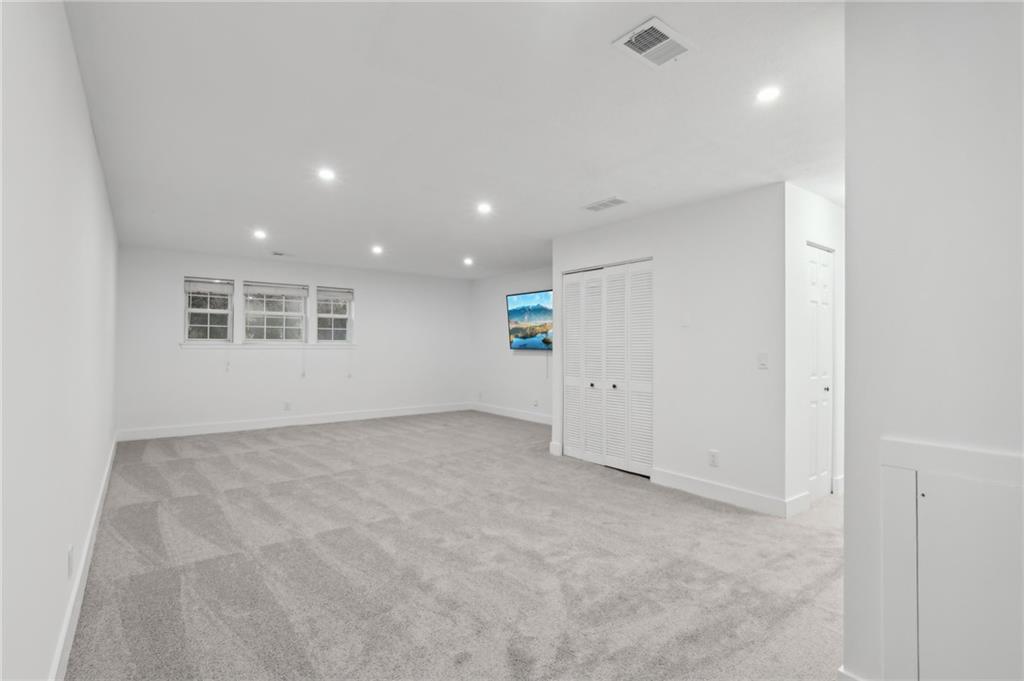 219 Randy Lane Coraopolis, PA 15108 - Photo 23 of 33 Gallery Image 23