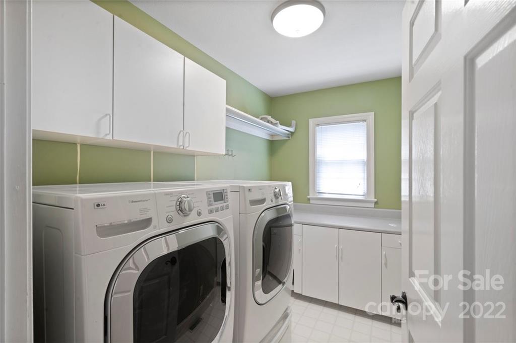 1435 Lilac Road Charlotte, NC 28209 - Photo 27 of 33 a utility room with dryer and washer