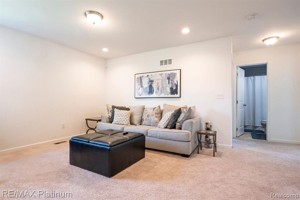 1402 Secretariat Way Howell, MI 48843 - Photo 25 of 37 Gallery Image 25