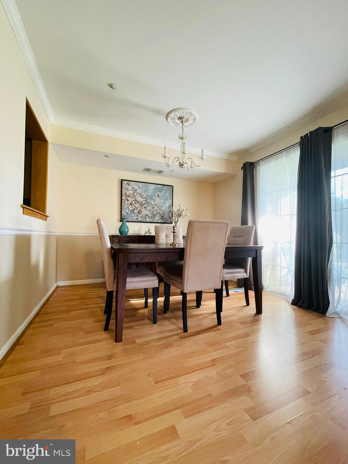 19946 Dunstable Circle, Unit 221 Germantown, MD 20876 - Photo 6 of 34 Dinning Room