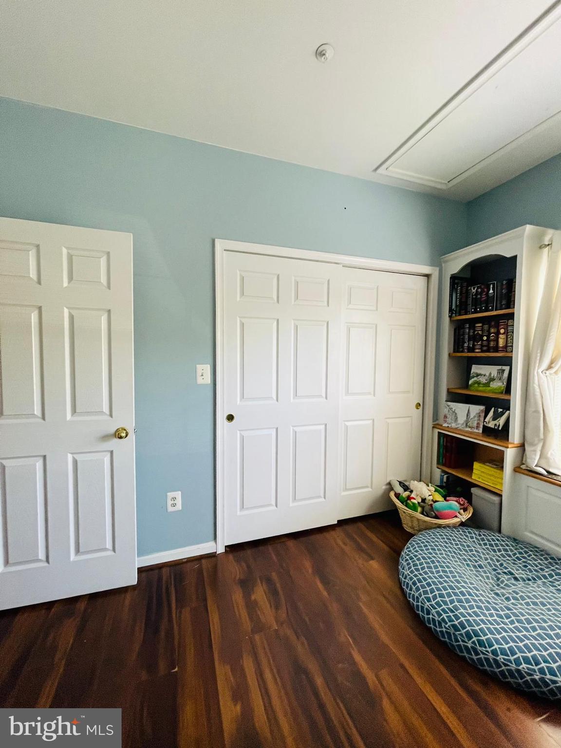 19946 Dunstable Circle, Unit 221 Germantown, MD 20876 - Photo 8 of 34 Bedroom or Studio upstairs double closet