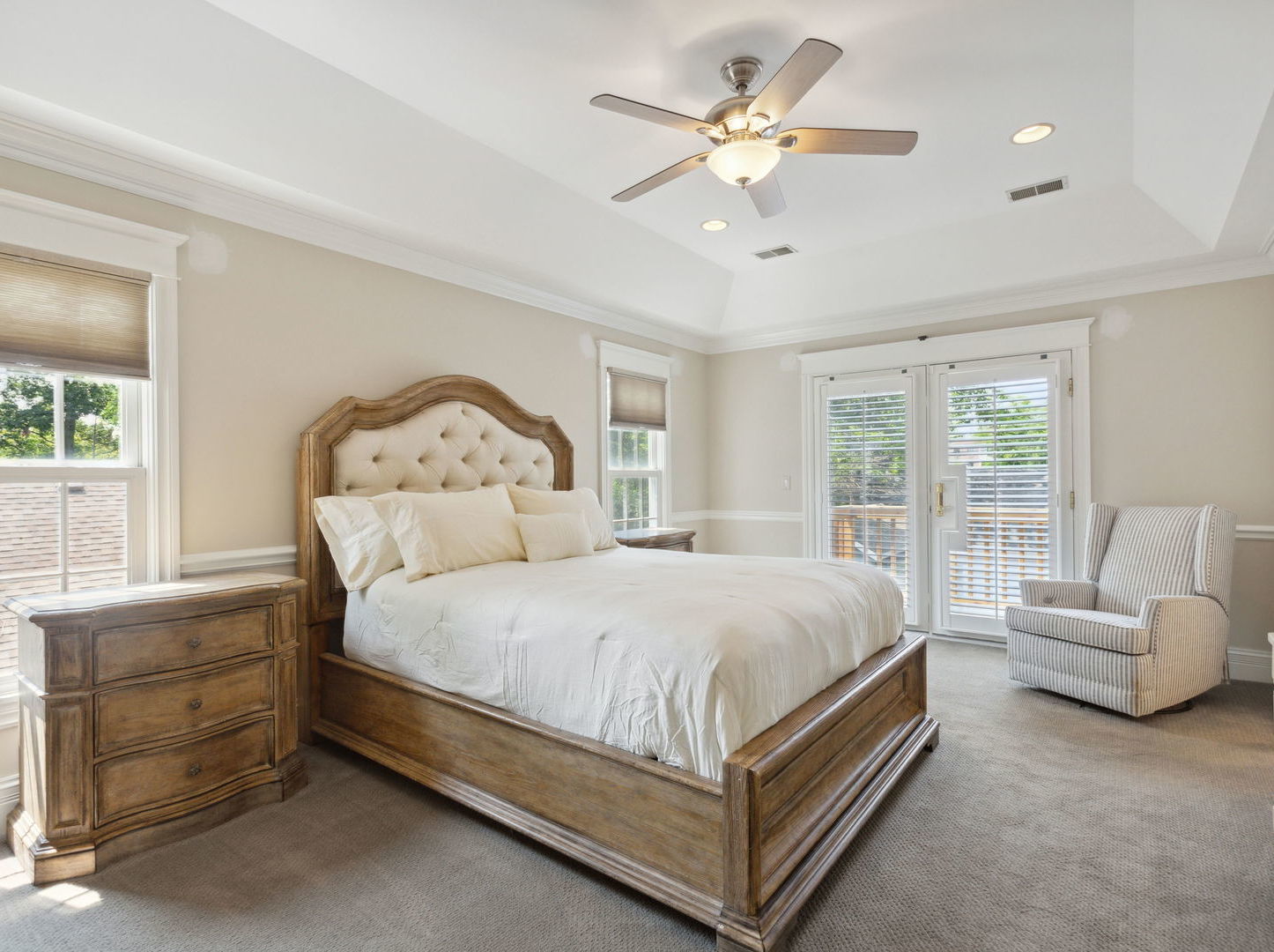 1170 Griffith Road Lake Forest, IL 60045 - Photo 20 of 34 a bed room with a bed and a chair