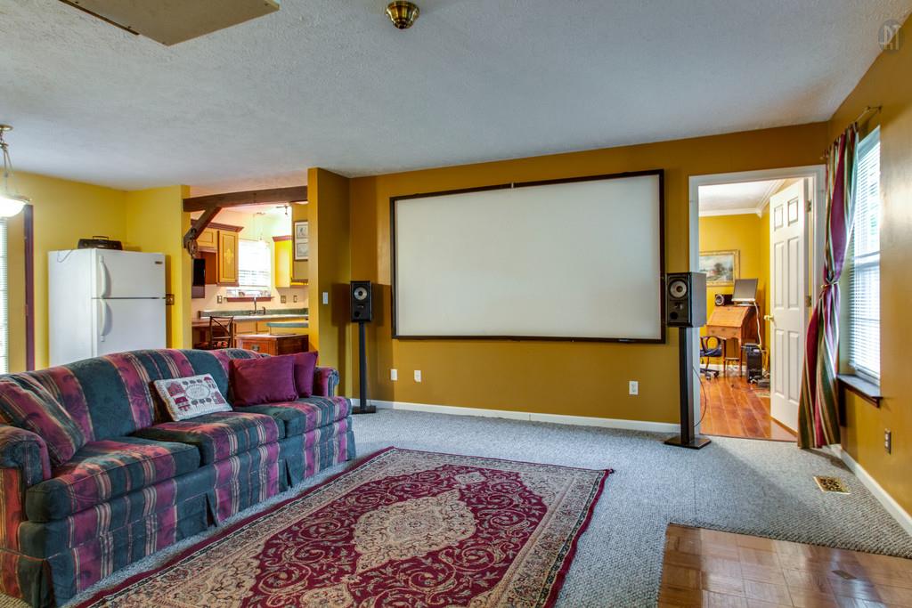 926 Hargrove Road West Dickson, TN 37055 - Photo 6 of 26 Large family room