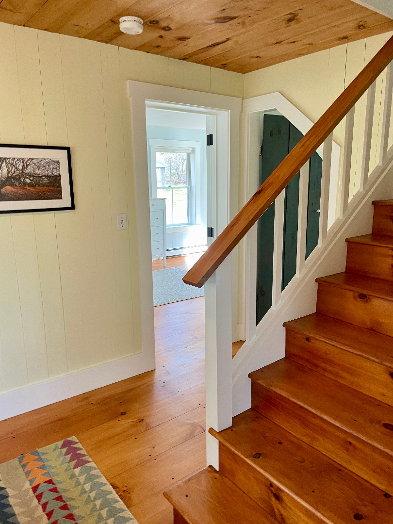 5 Tree Frog Lane Chilmark, MA 02535 - Photo 4 of 24 Gallery Image 4