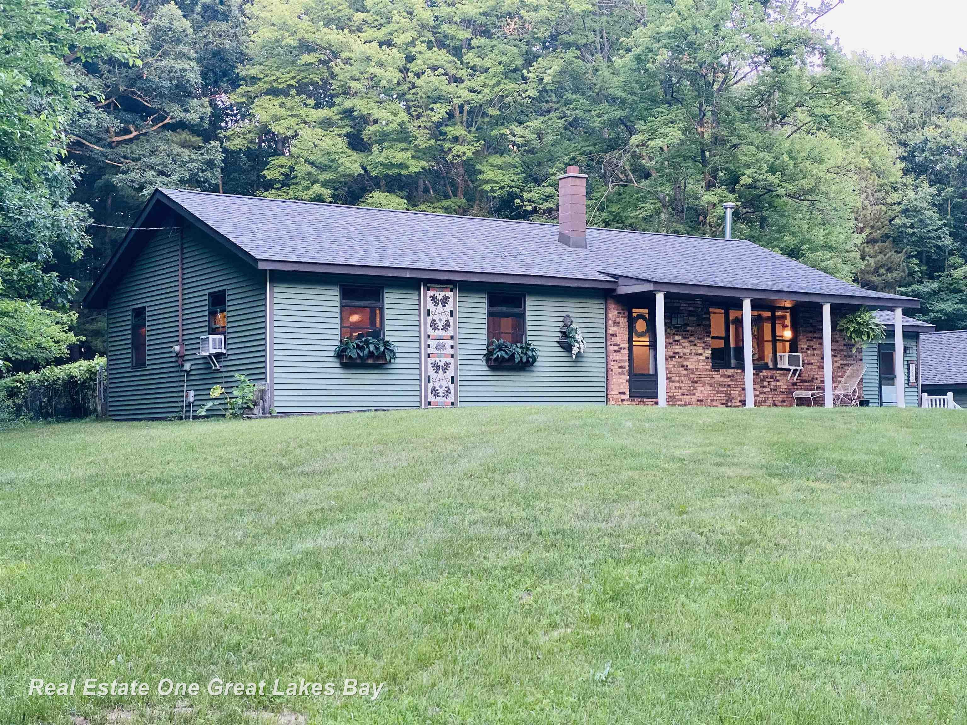 1885 Erskine Road Hemlock, MI 48626 - Photo 4 of 45