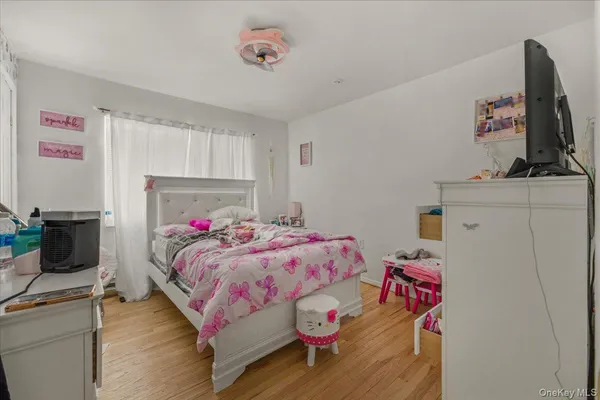 $3,500 | 54 Ashford Street | Highland Park