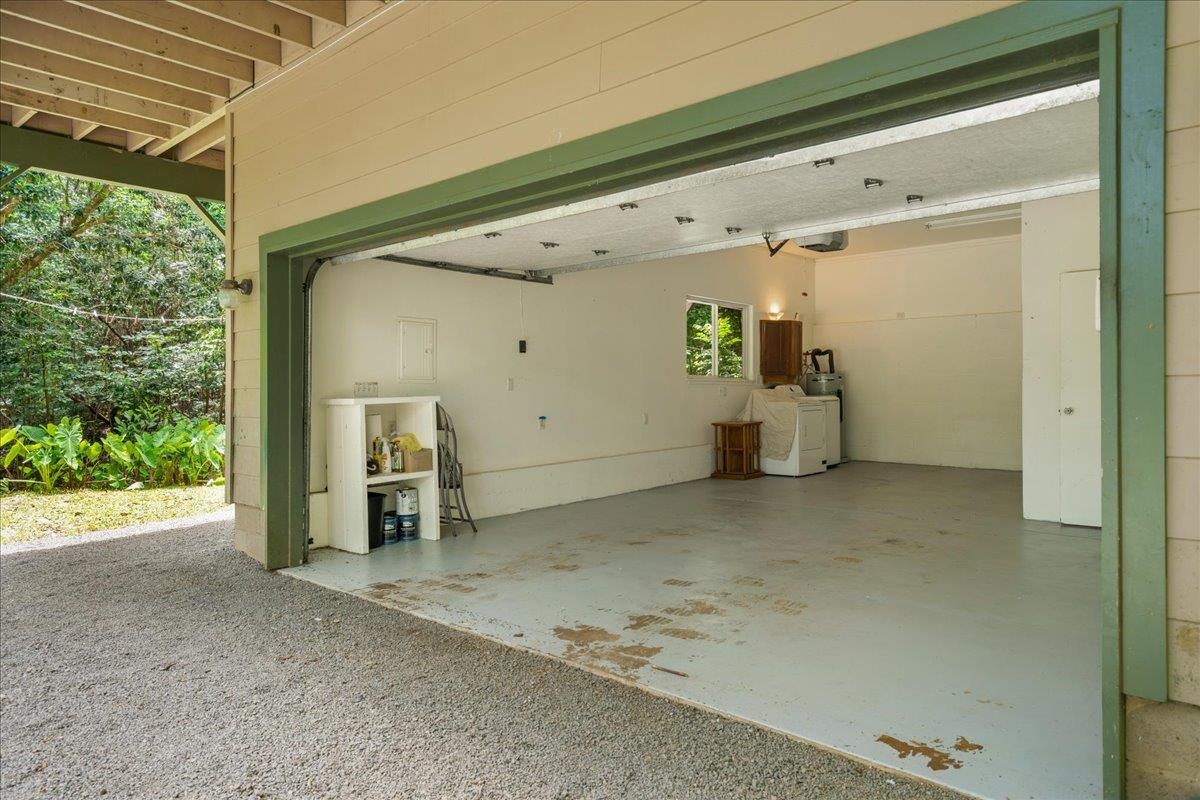 4510 Waha Place, Unit 2 Haiku, HI 96708 - Photo 29 of 36 a view of a garage