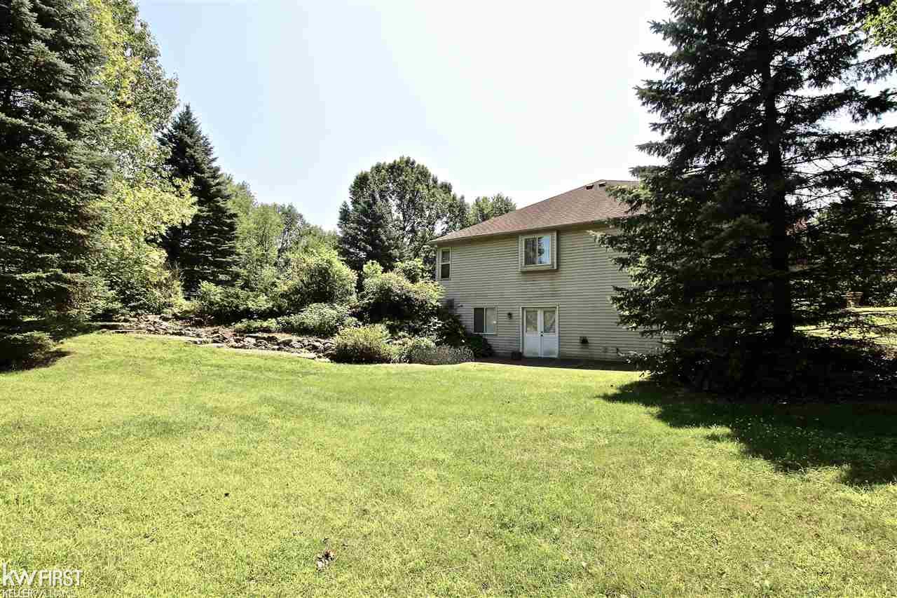 10490 Oakhurst Road Holly, MI 48442 - Photo 44 of 47 31389438-43.JPG