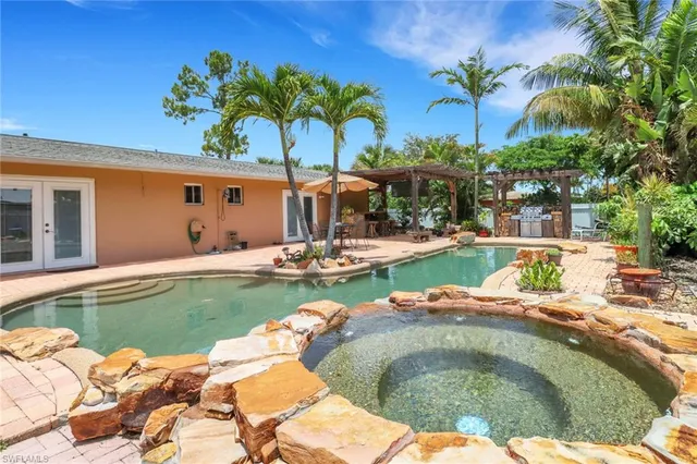 $519,900 | 2112 45th Terrace Southwest, Naples, FL 34116