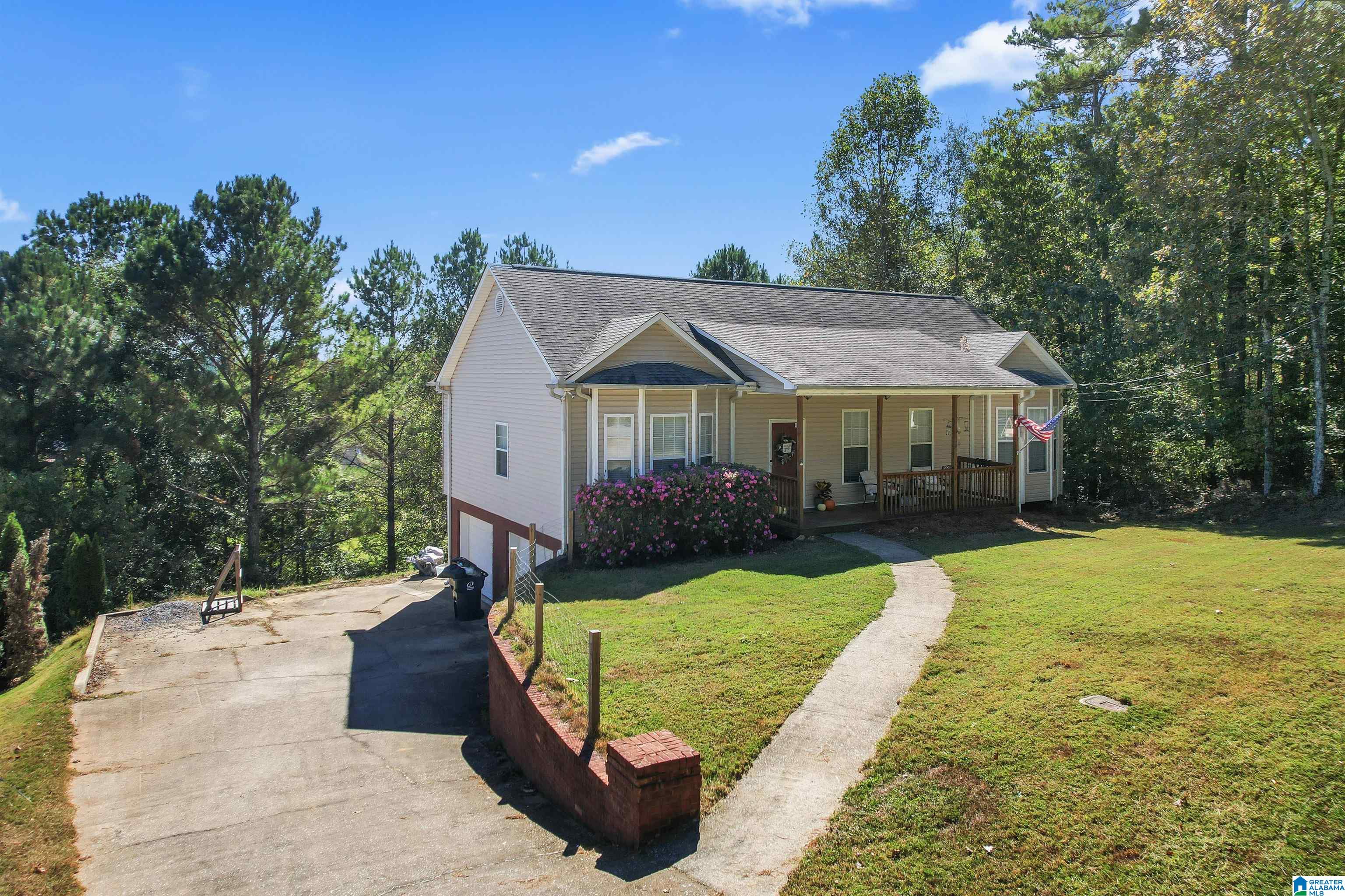 215 Woodland Ridge Road Odenville, AL 35120 - Photo 3 of 31