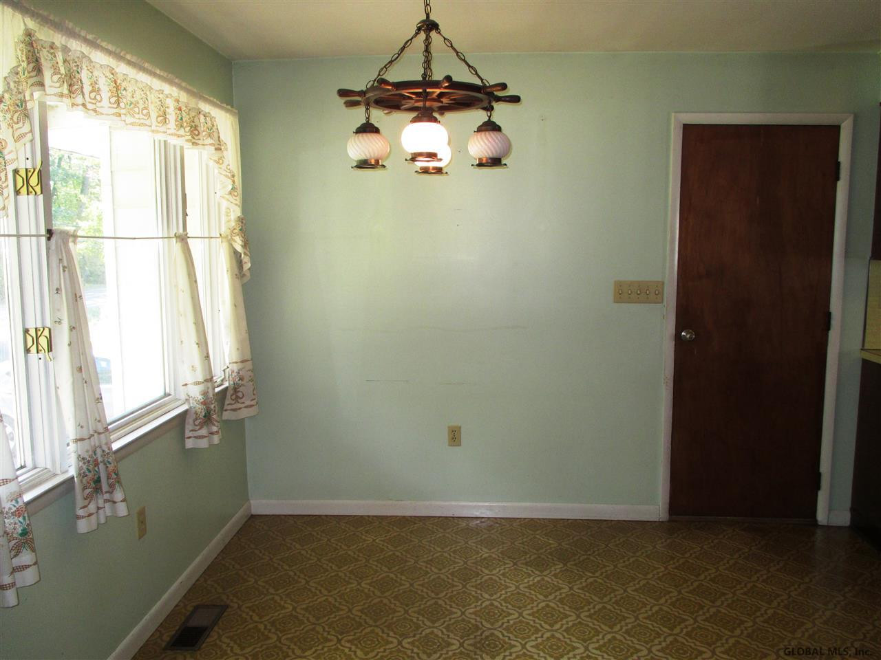 132 Lisha Kill Road Albany, NY 12205 - Photo 11 of 25 Photo 11