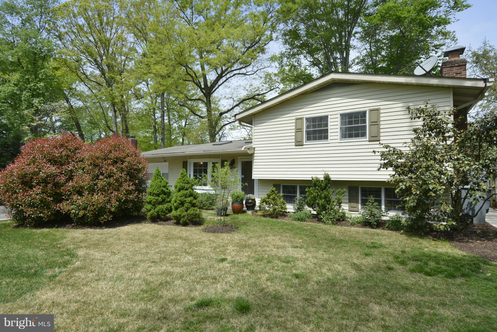 2102 Shenandoah Road Alexandria, VA 22308 - Photo 2 of 30 Exterior (Front)