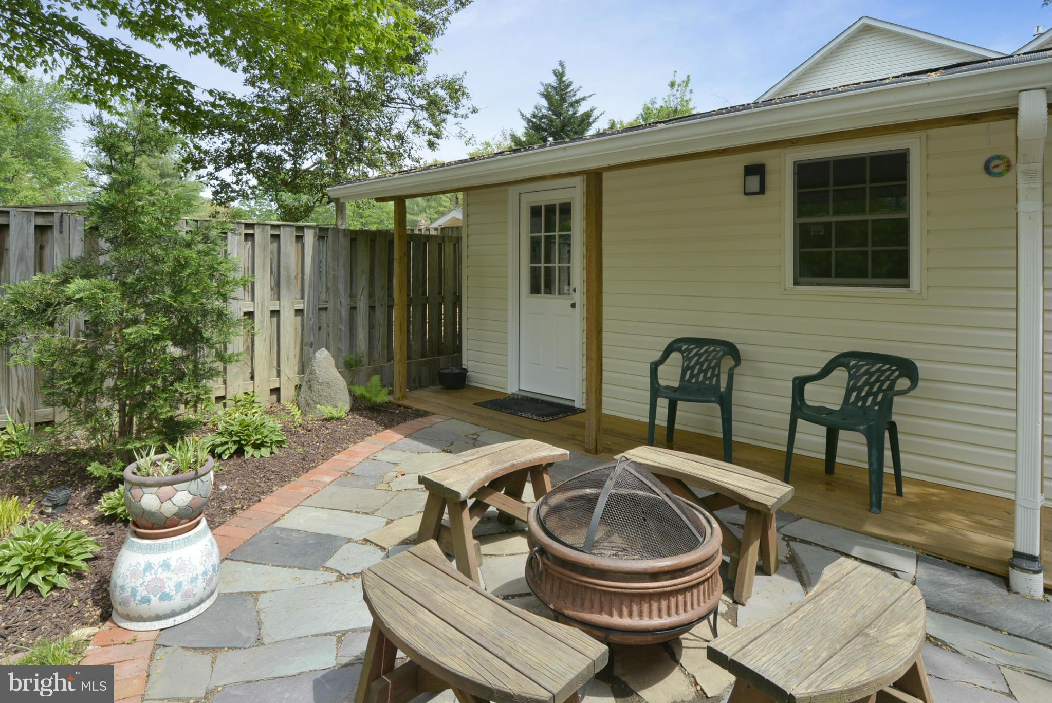 2102 Shenandoah Road Alexandria, VA 22308 - Photo 13 of 30 Exterior (Front)